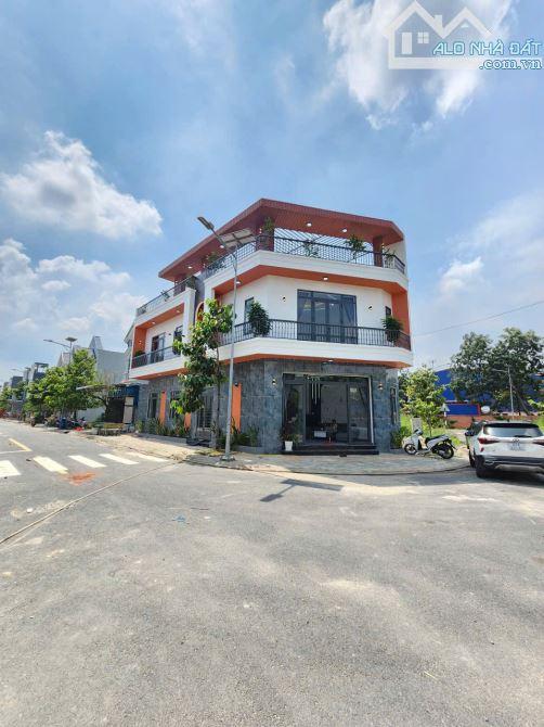 Bán nhà góc 2 mặt tiền KDC đẹp gần chợ Bà Tri 500m, p.Tân Hiệp, Tp.Tân Uyên